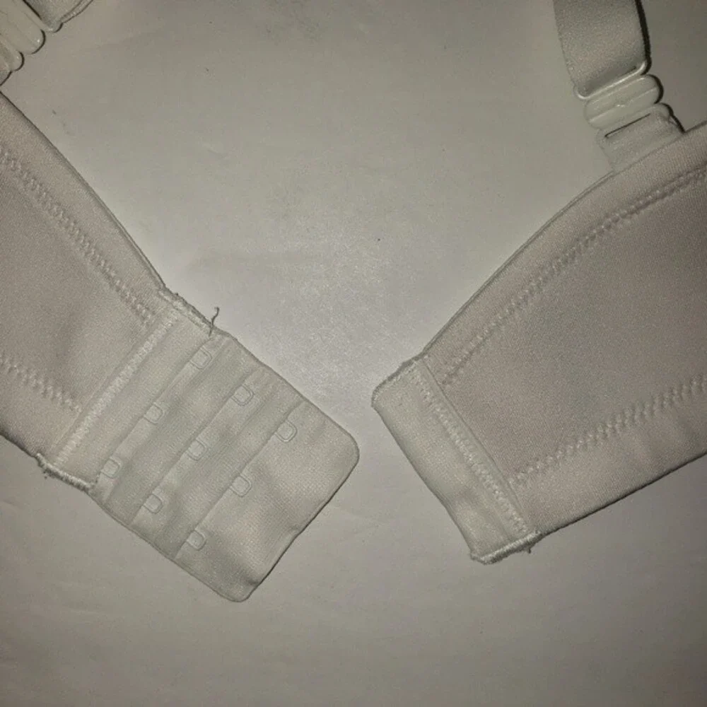 WHITE VANITY FAIR BODY CARESS WIRELESS BRA 42C